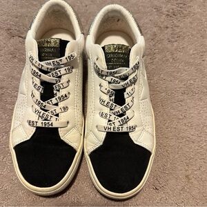 Vintage Havana Khloe Black/Gold Sneakers